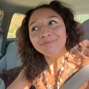 Meet your Posher, Alejandra